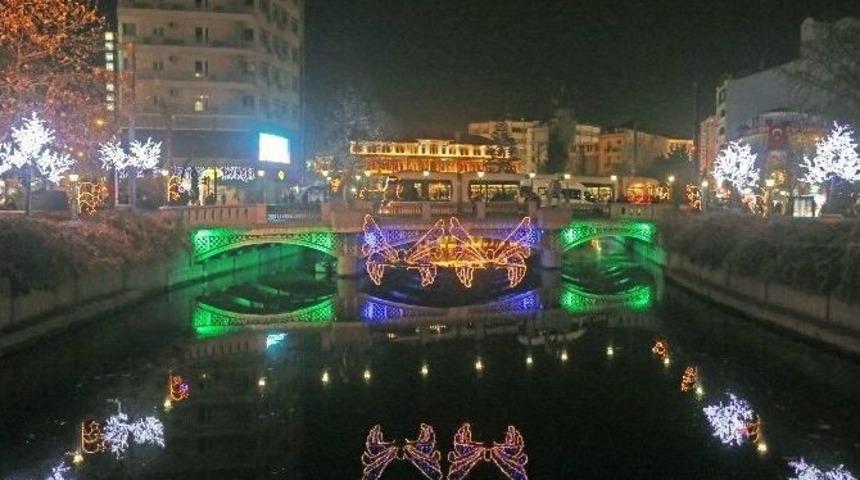Eskişehir Yeni Yıla Işıl Işıl Giriyor