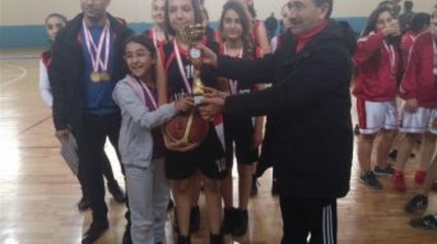 Okullar Arası Yıldızlar Basketbol M&uuml;sabakaları Sona Erdi