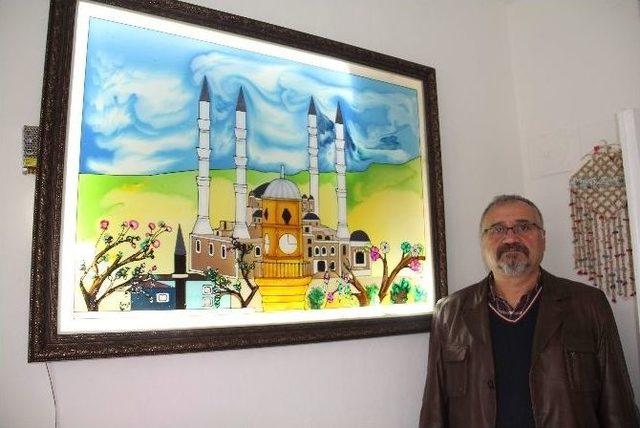 Resim Öğretmeni Vitray Atölyesiye İş Hayatına Atıldı