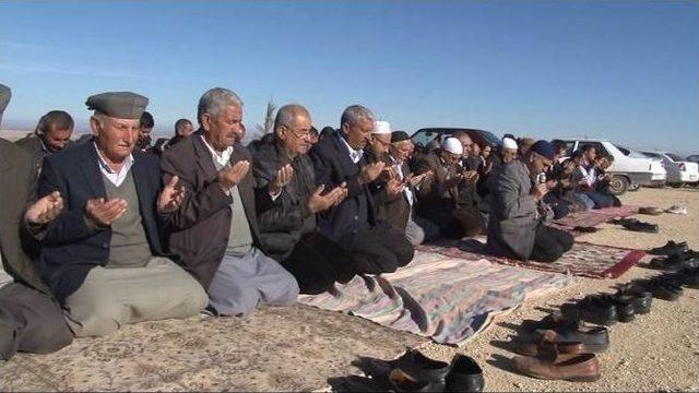 Adıyaman’da Köylüler Yağmur Duasına Çıktı