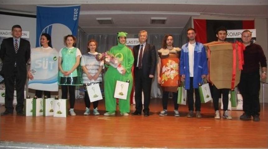 Burhaniye’de Çocuklara Tiyatrolu Çevre Dersi