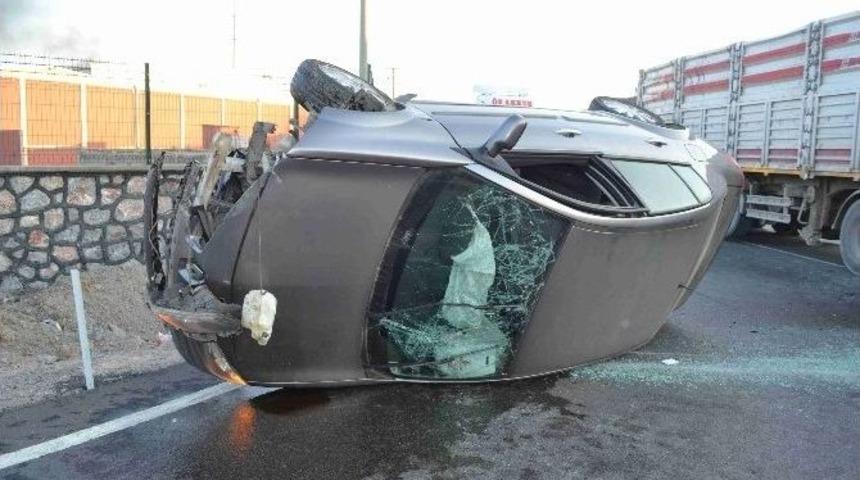 Trafik Kazasında İmamla M&uuml;ezzin Yaralandı