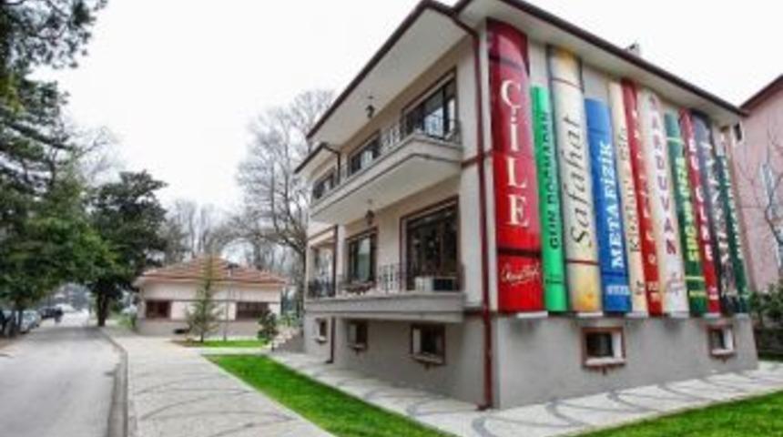 Faik Baysal K&uuml;t&uuml;phanesi 24.00&rsquo;a Kadar A&ccedil;ık