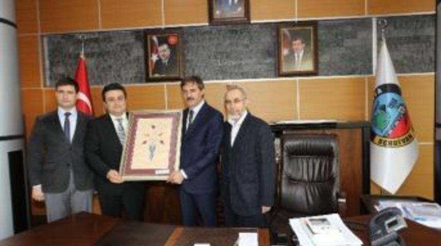 M&uuml;d&uuml;r &Ccedil;elik, Başkan Alemdar&rsquo;ı Programa Davet Etti