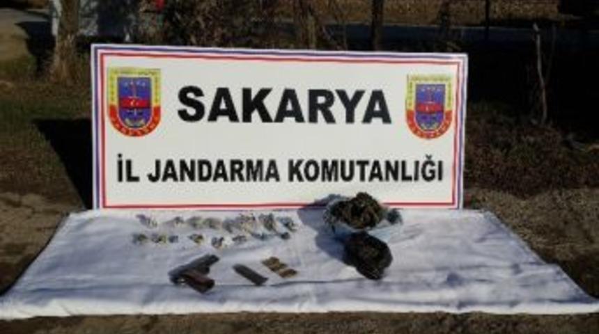 Sakarya&rsquo;da Satışa Hazır Halde 3 Kilo Esrar Ele Ge&ccedil;irdi