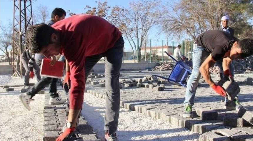 &Ouml;ğrenciler &Ccedil;amurlu Yoldan Kurtarıldı