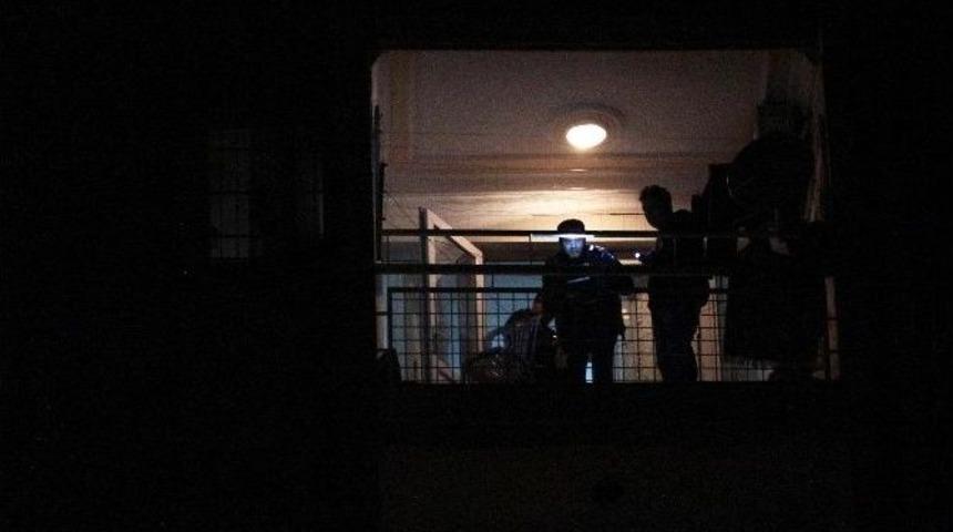 M&uuml;zik &Ouml;ğretmeni 8. Kattan Atlayarak İntihar Etti