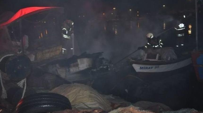 Balık&ccedil;ı Teknesi Alev Alev Yandı