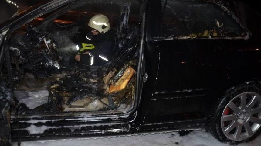 Yanan Aracı Otoyolda Bırakıp Ortadan Kayboldular