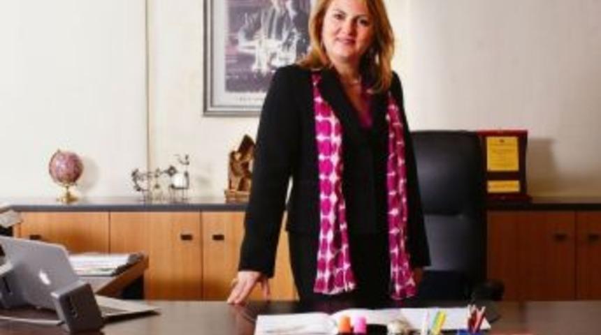 Eğitime Kadın Eli Değerse