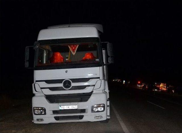 Kahramanmaraş’ta Tır İle Kamyonet Çarpıştı: 2 Yaralı