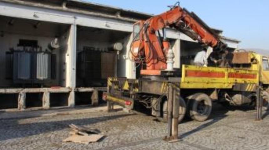 Seka&rsquo;daki Trafo Binasında S&ouml;k&uuml;m &Ccedil;alışmalarına Başlandı
