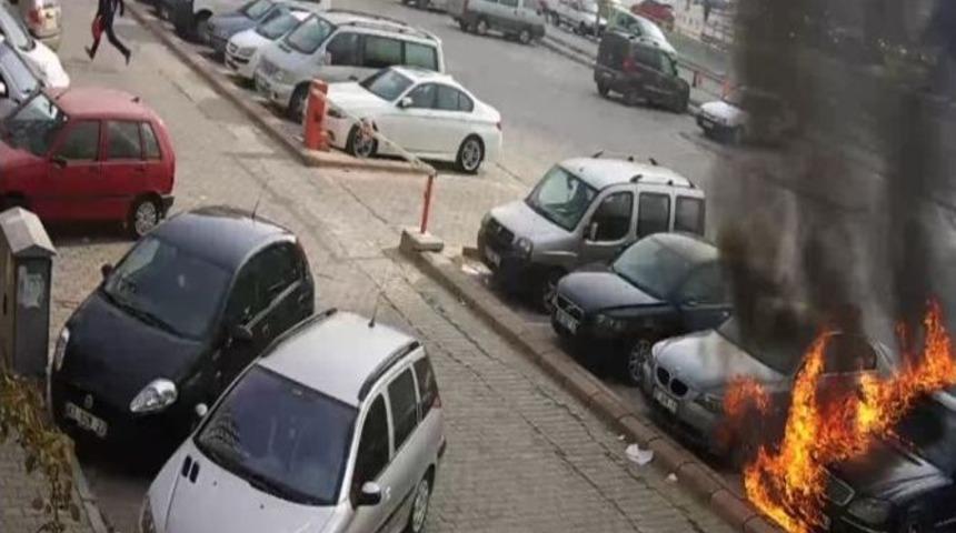 Ağabeyini Dolandırdığını İleri S&uuml;rd&uuml;ğ&uuml; Şahsın Otomobilini Kundakladı