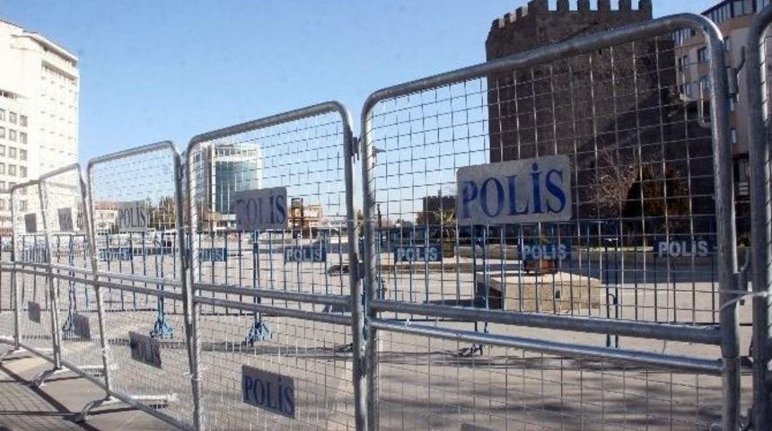 Sur&rsquo;da Yasak 25&rsquo;inci G&uuml;n&uuml;nde