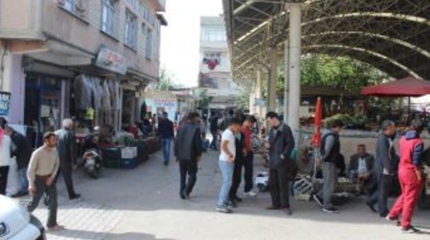 Suriyeliler, İkinci El Eşya Alıyor