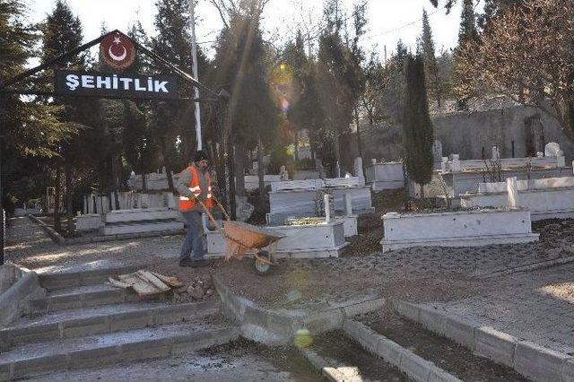 Bilecik Şehitlik Mezarlığında Kapsamlı Çalışma