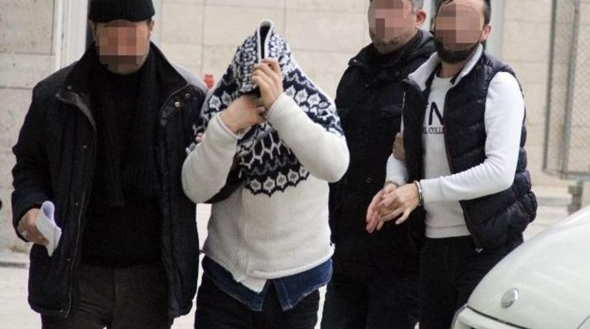 İstanbul&rsquo;dan Getirdikleri Uyuşturucuyu Satmak İsterken Yakalandılar