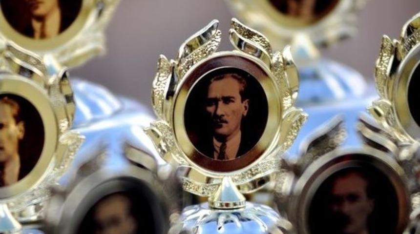 Ata İ&ccedil;in Koşacaklar