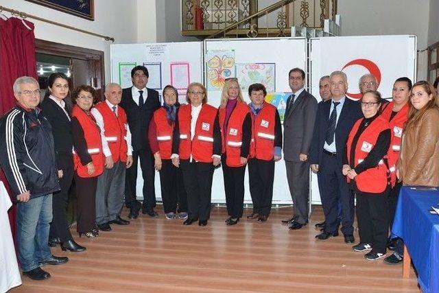 Kızılay Haftası Kapsamında Öğrenciler Ödüllerini Aldı