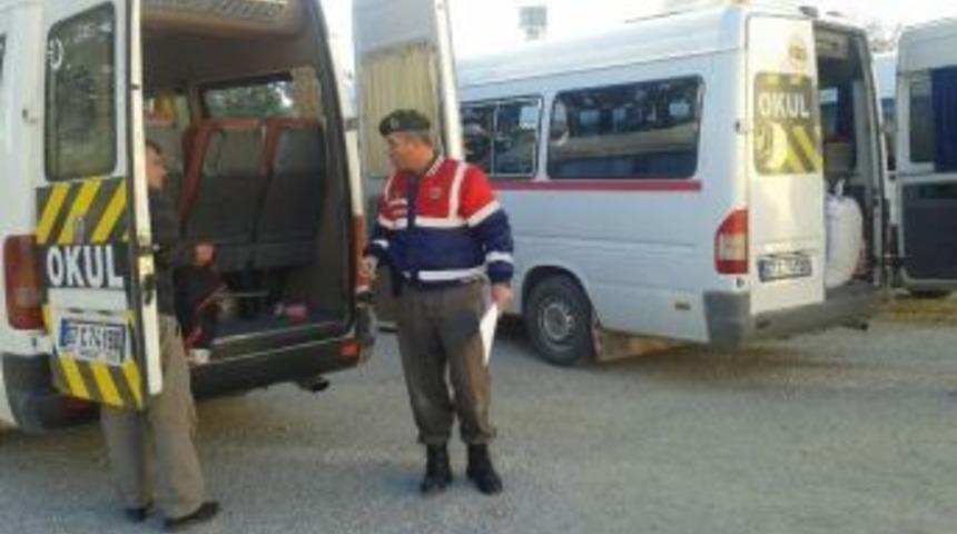 Jandarma’dan Okul Servis Araçlarına Kontrol