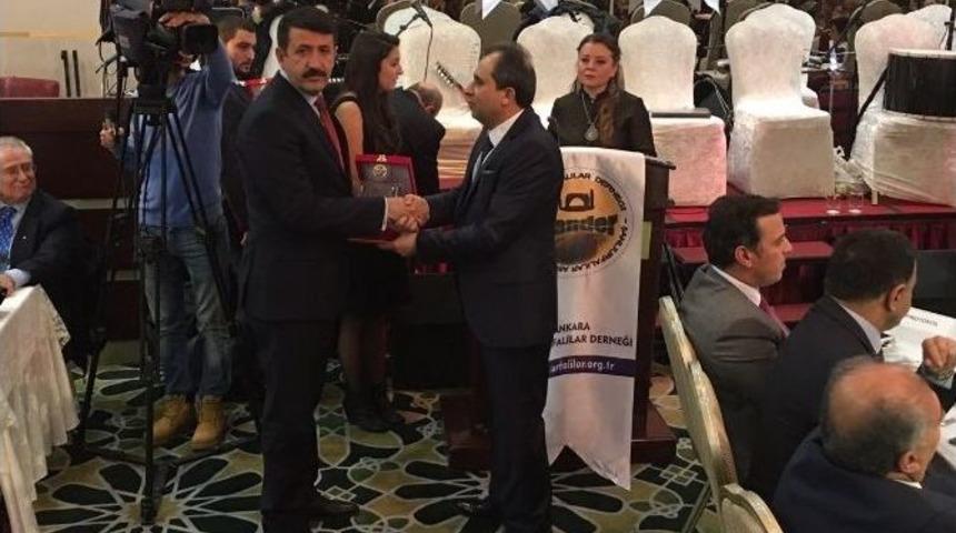 Başkan Ekinci Yılın Belediye Başkanı Se&ccedil;ildi