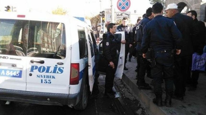 Bilet Satıcıları Arasında &Ccedil;ıkan Kavgada 4 Kişi G&ouml;zaltına Alındı