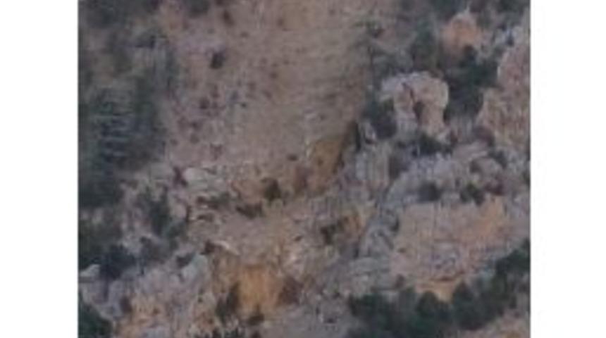 Kamyonetle U&ccedil;urumdan Atlayarak İntihar Etti