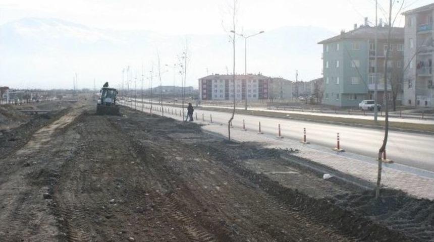 Yeşil Alan &Ccedil;alışmaları Devam Ediyor