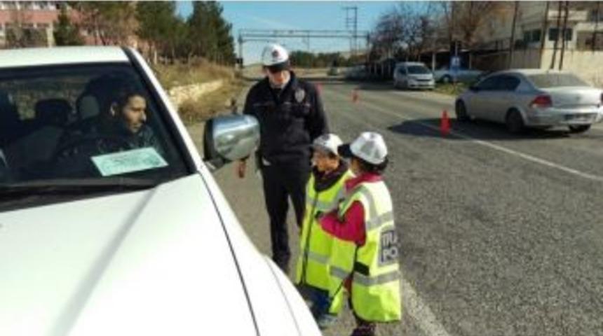 &Ouml;ğrencilere Uygulamalı Trafik Eğitimi Verildi