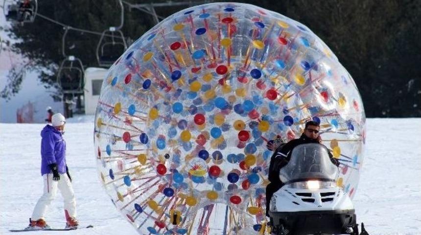 Paland&ouml;ken&rsquo;in Yeni Eğlencesi &rsquo;human Bowling&rsquo;