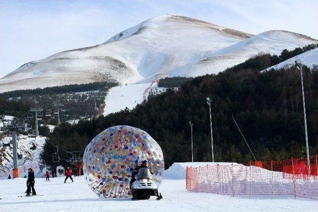 Palandöken’in Yeni Eğlencesi ’human Bowling’