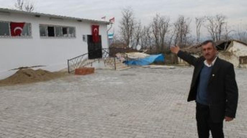 Papatya K&ouml;y&uuml;ne D&uuml;ğ&uuml;n Salonu