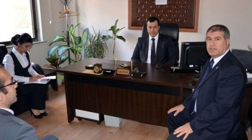 Finike Kaymakamı Kurumları Denetledi