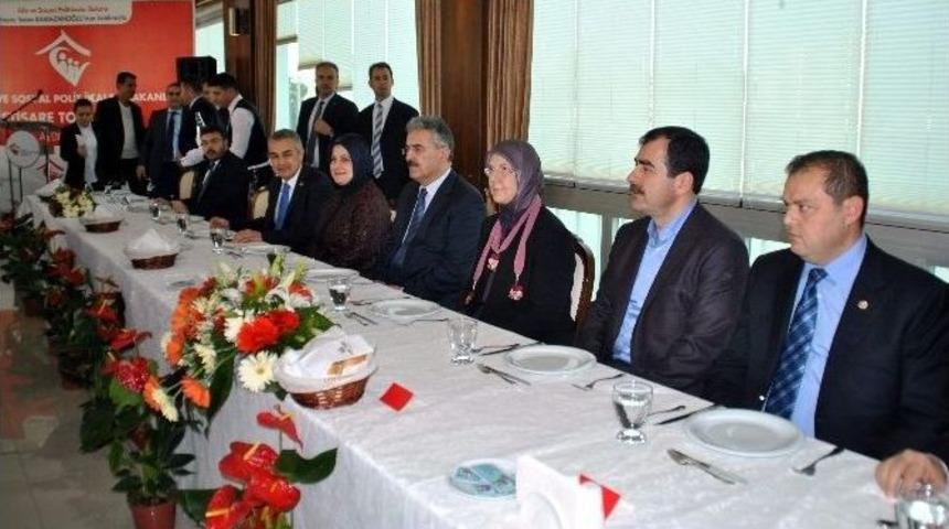 Bakan Ramazanoğlu: &ldquo;2016&rsquo;da 30 Milyara Yakın Sosyal Yardım Yapacağız&rdquo;