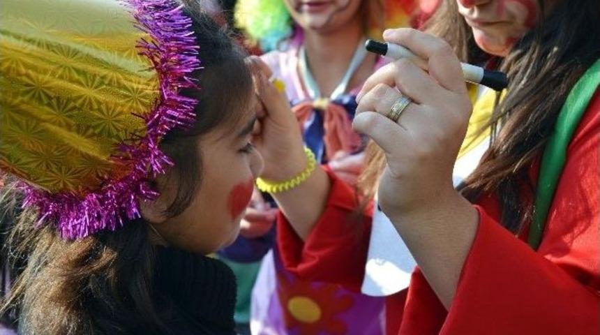 B&uuml;y&uuml;k&ccedil;ekmeceli Miniklerin Yılbaşı Eğlencesi