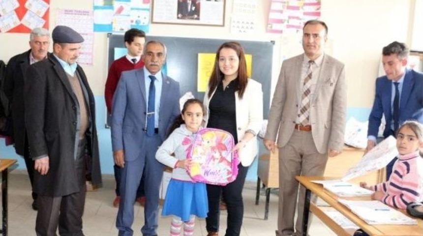 Ko&ccedil; &Uuml;niversitesi G&ouml;n&uuml;ll&uuml;lerinden Bulanık&rsquo;a Yardım