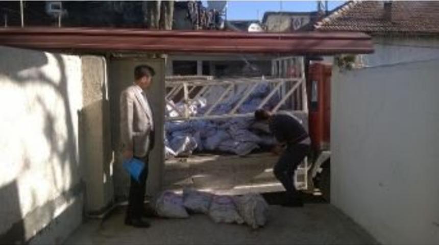 G&ouml;lbaşı İl&ccedil;esinde K&ouml;m&uuml;r Dağıtımı Devam Ediyor