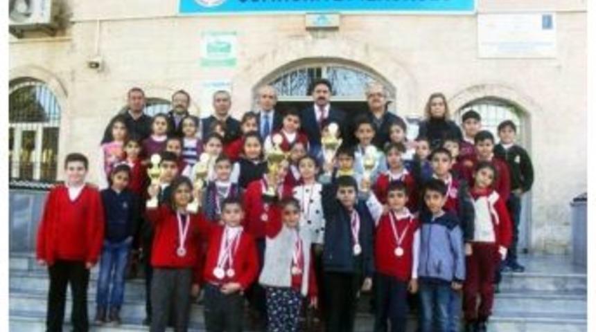 Cumhuriyet İlkokulu Satran&ccedil;ta B&uuml;y&uuml;k Başarı Elde Etti