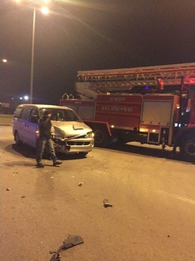 Sinop’ta Trafik Kazası: 3 Yaralı