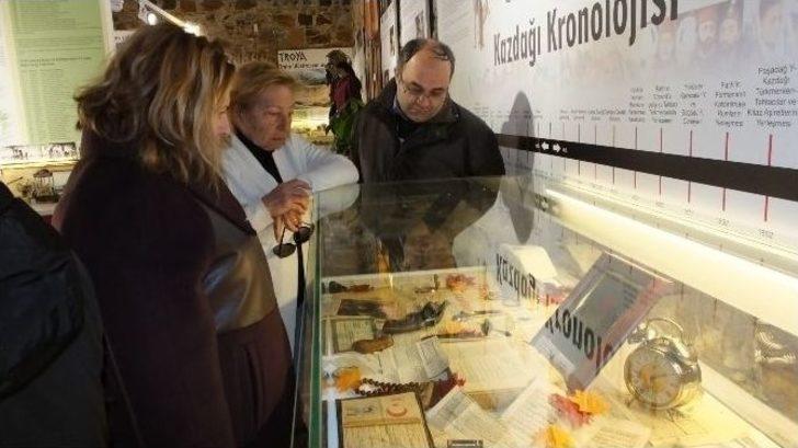 Edremit’de Genç Yönetici Babası Anısına Etnoğrafya Galerisi Açtı G4