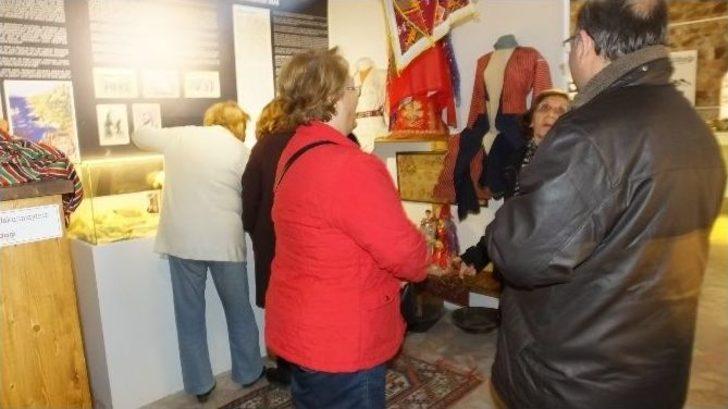 Edremit’de Genç Yönetici Babası Anısına Etnoğrafya Galerisi Açtı G5