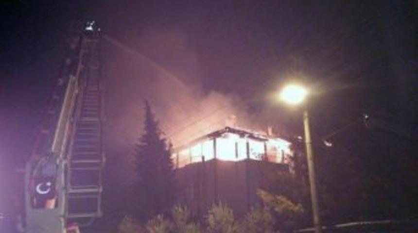 Denizli&rsquo;de Korkutan &Ccedil;atı Yangını