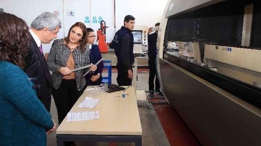 Başkan Karaosmanoğlu, Kadın Girişimcileri Tebrik Etti