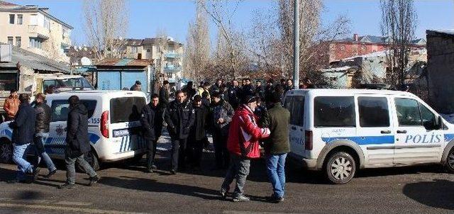 İki Aile Arasında Çıkan Kavgada 1 Polis Yaralandı, 10 Kişi Gözaltına Alındı