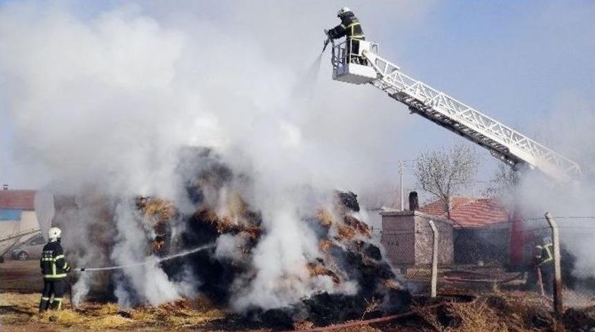 Aksaray&rsquo;da &Ccedil;iftlikte Saman Yangını