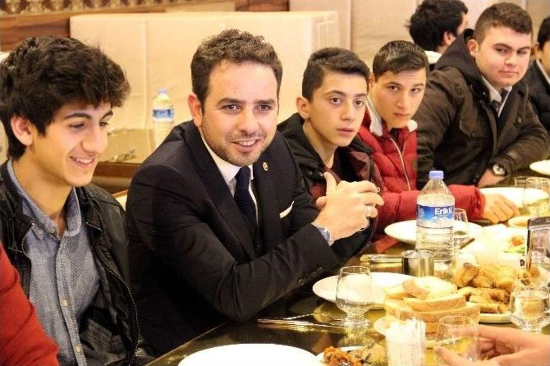 İshak Gazel&rsquo;den &Ouml;ğrencilere: Kitap Okumak İ&ccedil;in Kendinize &Ouml;zel Zaman Ayırın