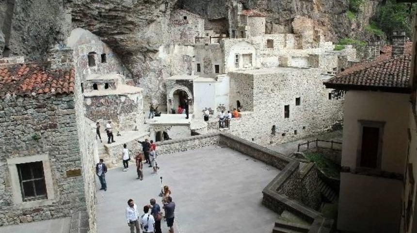 Trabzon&rsquo;da Bu Yılın Kasım Ayı İtibariyle 2 Milyonun &Uuml;zerinde Turist Geldi