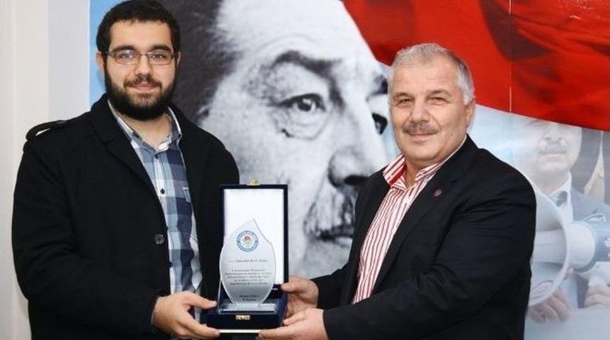 Bursa&rsquo;da &lsquo;unutamadığım &Ouml;ğretmenim&rsquo; Anı Yarışmasının Kazananları &Ouml;d&uuml;llerini Aldı