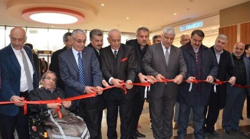 Performans Sergisi A&ccedil;ıldı