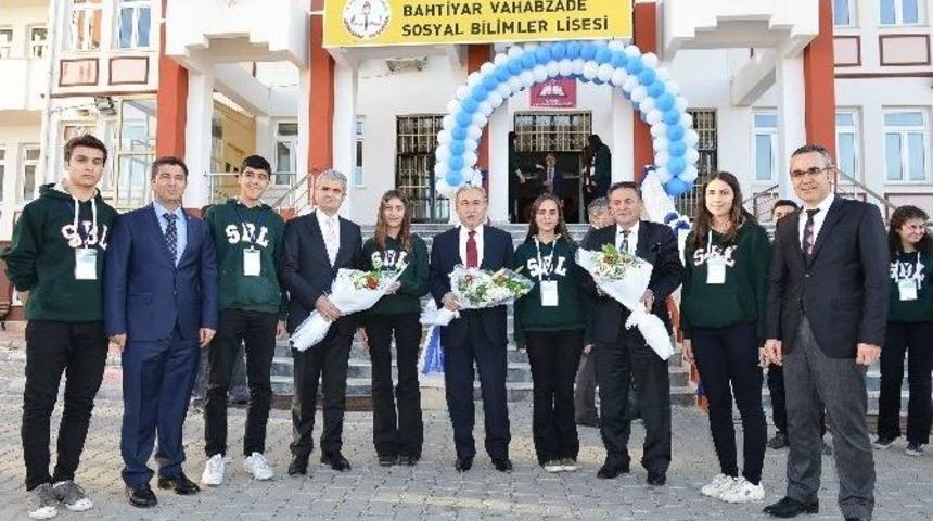 Vali B&uuml;y&uuml;k: "sosyal Bilimler Liseleri Geleceğin Y&ouml;neticilerini Yetiştiriyor"